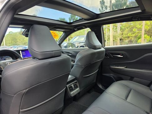 Certified 2023 Toyota Crown Limited image 22