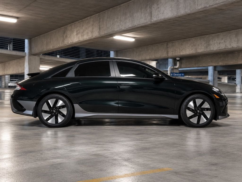 Used 2024 Hyundai Ioniq 6 SE RWD image 9