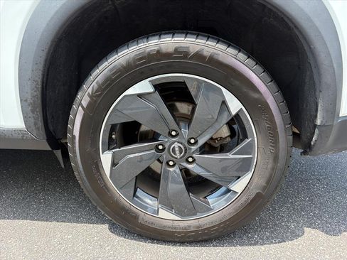 Used 2024 Nissan Rogue SV AWD/4WD image 24