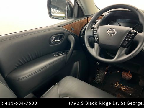Used 2022 Nissan Armada SL w/ Captain's Chairs Package AWD/4WD image 11