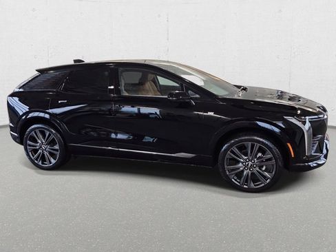 New 2026 Cadillac Optiq Sport 2 image 4