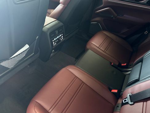 New 2025 Porsche Cayenne Turbo AWD/4WD image 15