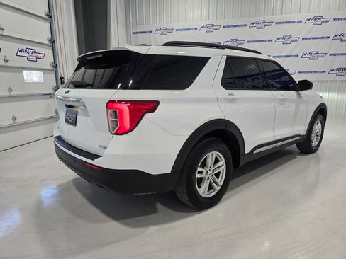 Used 2020 Ford Explorer XLT w/ Comfort Package image 7