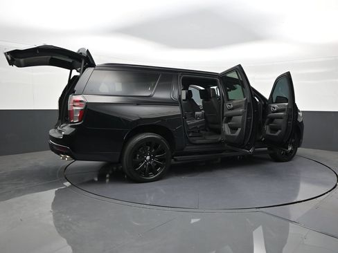 Used 2024 Chevrolet Suburban Premier w/ Premium Package RWD image 29