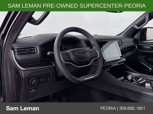 Used 2024 Jeep Wagoneer 4WD w/ Premium Group I image 9