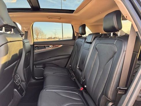 Used 2022 Lincoln Nautilus Reserve w/ Equipment Group 201A image 27