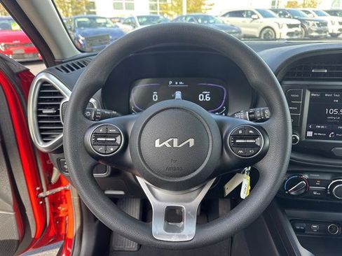 Used 2025 Kia Soul LX image 15