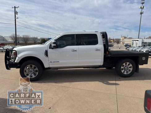 Used 2021 Ford F250 Platinum w/ FX4 Off-Road Package image 4