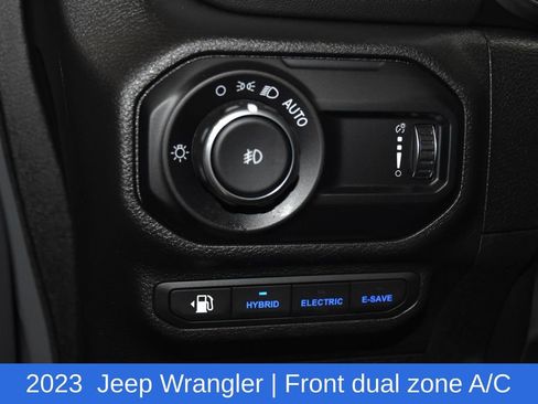 Used 2023 Jeep Wrangler Unlimited Sahara image 11