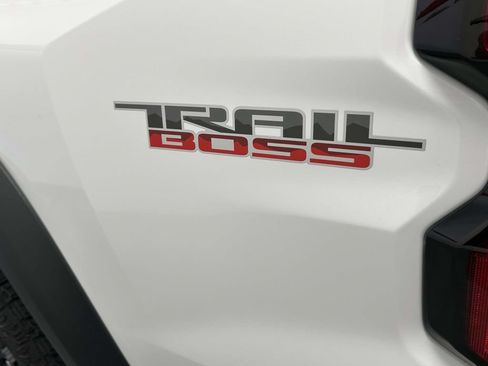 Used 2026 Chevrolet Colorado Trail Boss AWD/4WD image 11