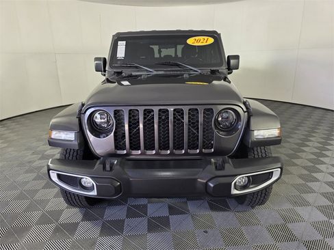 Used 2021 Jeep Gladiator Sport image 3