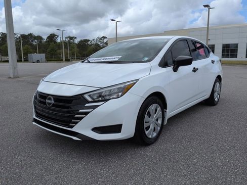 Used 2025 Nissan Versa S w/ Trunk Package image 9