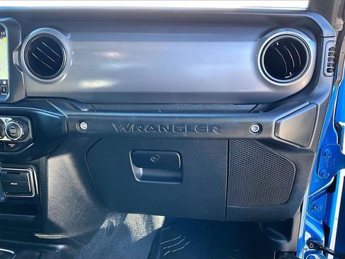 Used 2021 Jeep Wrangler Willys image 18