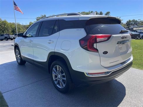 Used 2024 GMC Terrain SLT image 4