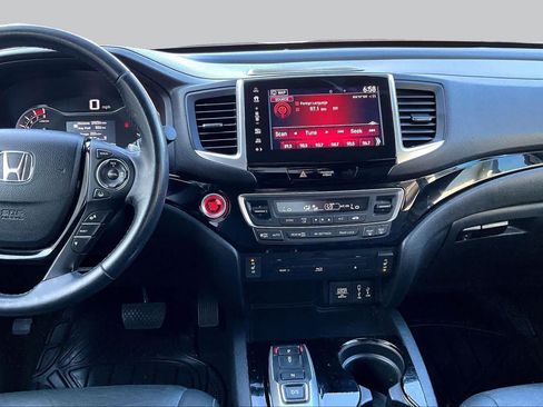 Used 2018 Honda Pilot Touring image 7
