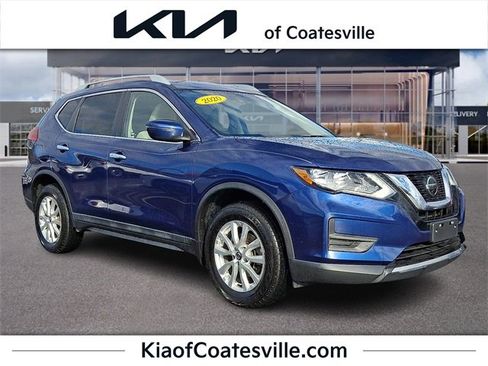 Used 2020 Nissan Rogue SV image 1