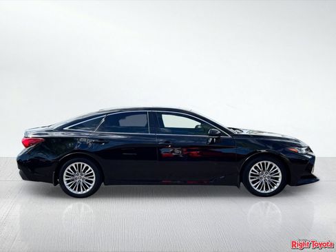 Used 2021 Toyota Avalon Limited FWD image 7