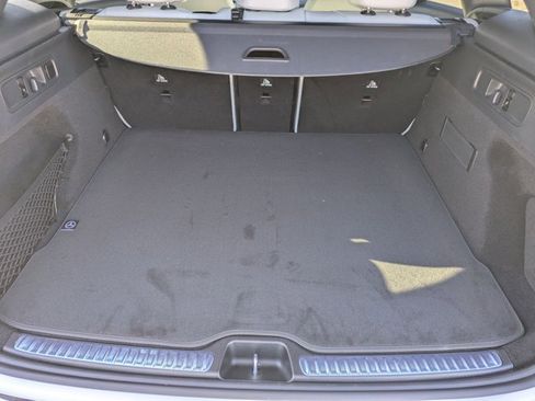 Certified 2025 Mercedes-Benz GLC 300 image 6