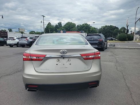 Used 2014 Toyota Avalon XLE FWD image 4