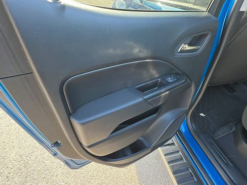 Used 2022 Chevrolet Colorado LT w/ LT Convenience Package image 22