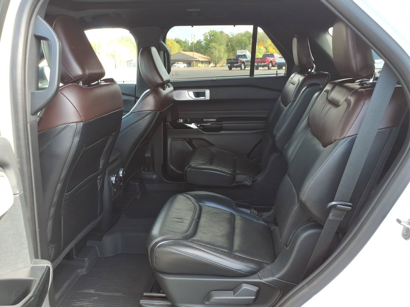 Used 2021 Ford Explorer Platinum w/ Equipment Group 601A AWD/4WD image 14