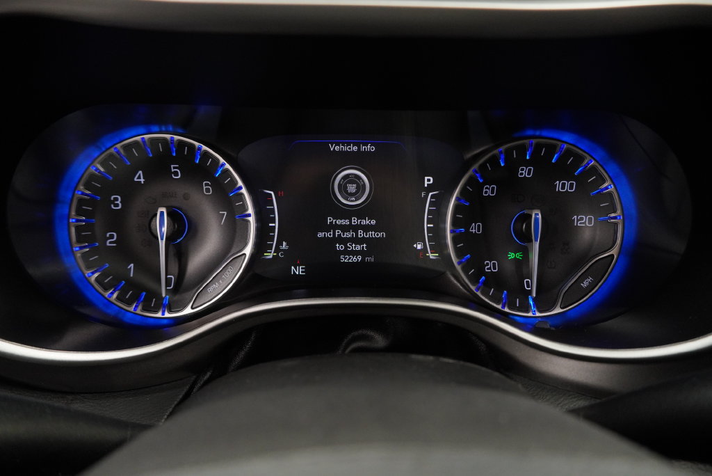 Certified 2024 Chrysler Pacifica Touring-L FWD image 5