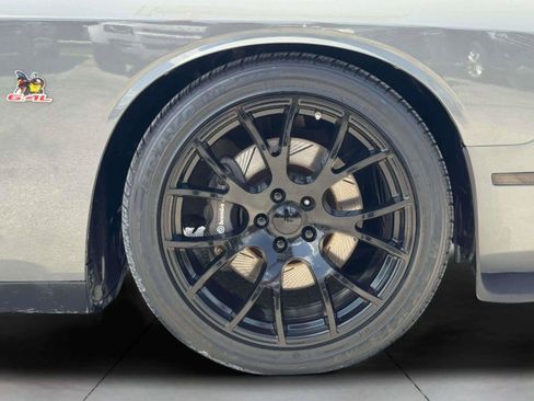 Used 2018 Dodge Challenger R/T Scat Pack w/ Leather Interior Group RWD image 54