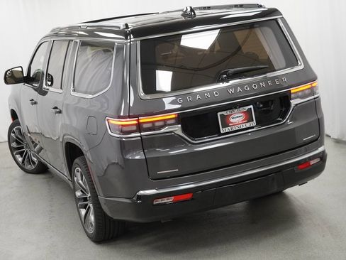 Used 2022 Jeep Grand Wagoneer Series III image 12