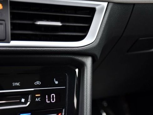 New 2025 Volkswagen Taos SE image 14