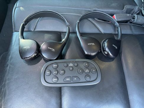 Used 2019 Chevrolet Tahoe LT image 34