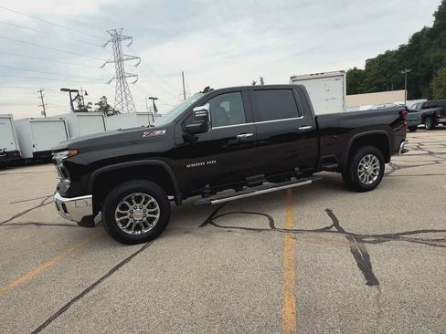 Certified 2024 Chevrolet Silverado 2500 LTZ w/ LTZ Premium Package AWD/4WD image 5