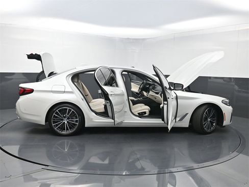 Used 2021 BMW 530i 530i w/ Premium Package image 39
