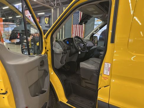 Used 2019 Ford Transit 250 148 High Roof Extended image 5