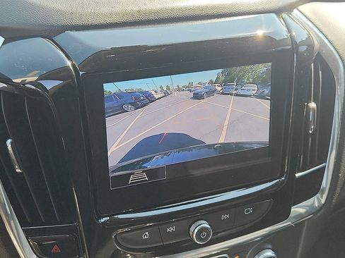 Used 2020 Chevrolet Traverse LT AWD/4WD image 17