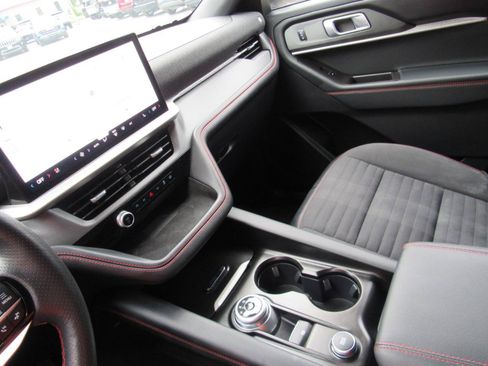 Used 2025 Ford Explorer ST-Line AWD/4WD image 31