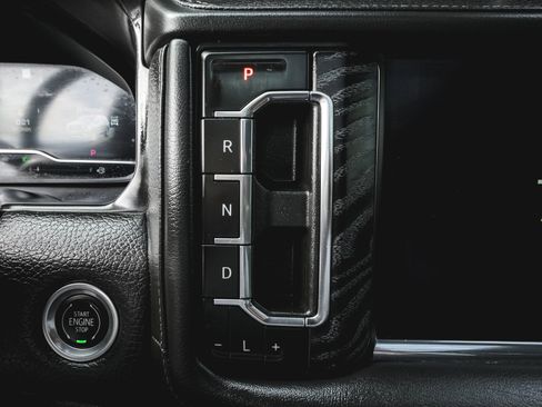 Used 2023 GMC Yukon XL Denali AWD/4WD image 26