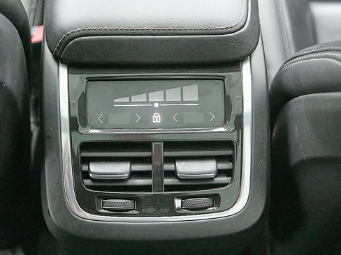 Certified 2023 Volvo XC60 B6 Ultimate AWD/4WD image 23