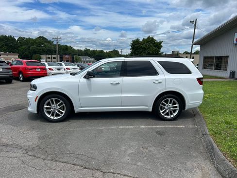 Used 2024 Dodge Durango GT RWD image 3