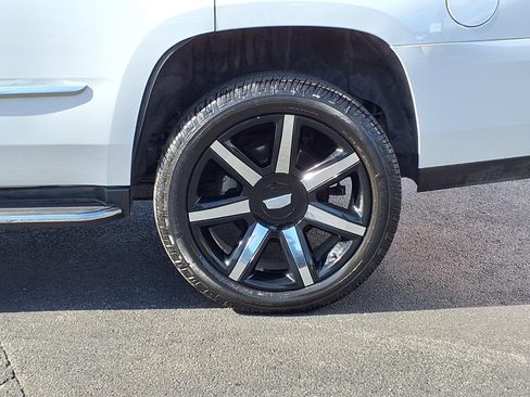 Used 2020 Cadillac Escalade Luxury RWD image 10