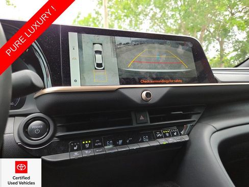 Used 2024 Toyota Crown AWD/4WD image 32