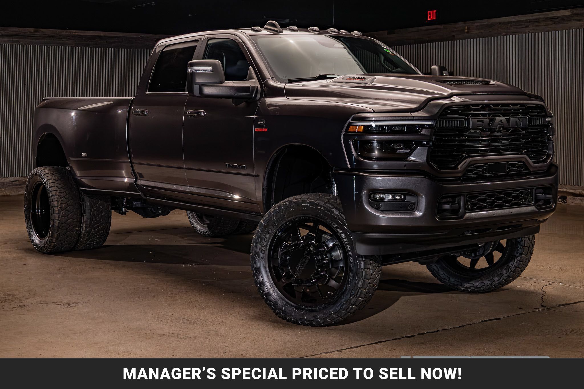 Used 2025 RAM 3500 Laramie AWD/4WD image 1