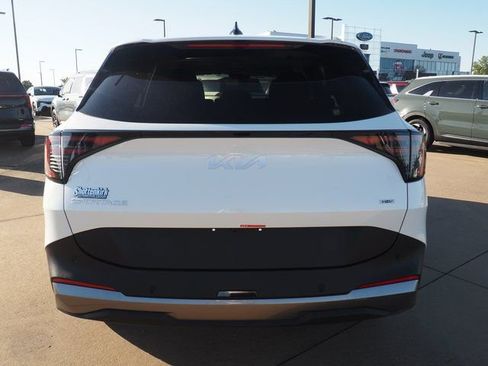 New 2026 Kia Sportage LX image 13