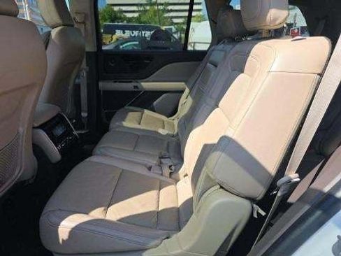 Used 2023 Lincoln Aviator Reserve w/ Equipment Group 201A AWD/4WD image 16