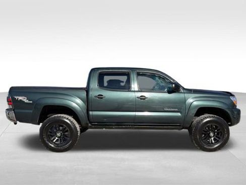 Used 2011 Toyota Tacoma 4x4 Double Cab w/ TRD Off-Road Pkg image 3