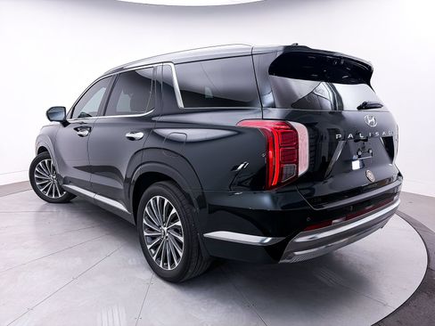 Used 2024 Hyundai Palisade Calligraphy AWD/4WD image 2