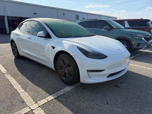 Used 2023 Tesla Model 3 Standard Range RWD image 1
