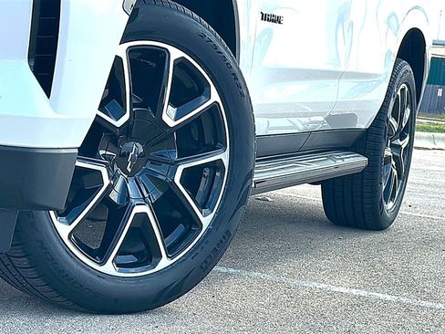 Used 2023 Chevrolet Tahoe RST w/ Luxury Package RWD image 3
