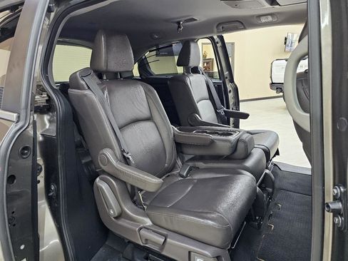 Used 2018 Honda Odyssey Touring image 23