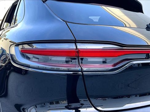 Used 2022 Porsche Macan image 28