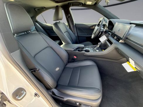 Used 2026 Lexus IS 350 F Sport RWD image 16